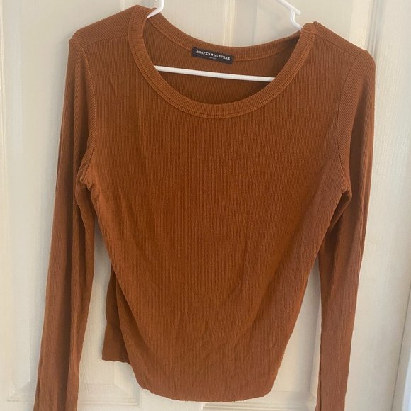 Various Brandy Melville Tops!  8 unique tops for one low price! - Picture 13 of 16